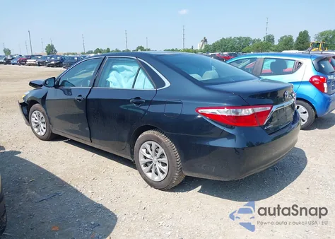 2015 Toyota Camry Le z USA, uszkodzony, nr VIN 4T4BF1FK5FR512944